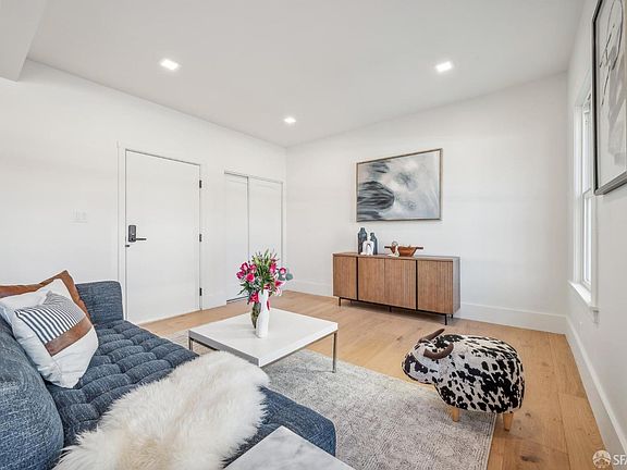 5th image of 31 Romolo Pl APT 5