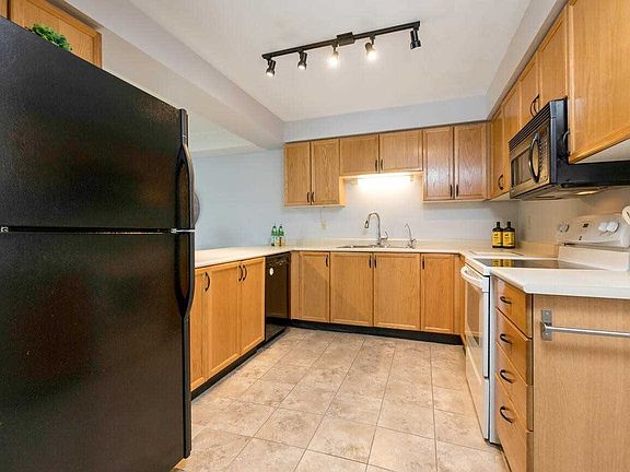 5th image of 460 Janefield Ave #233