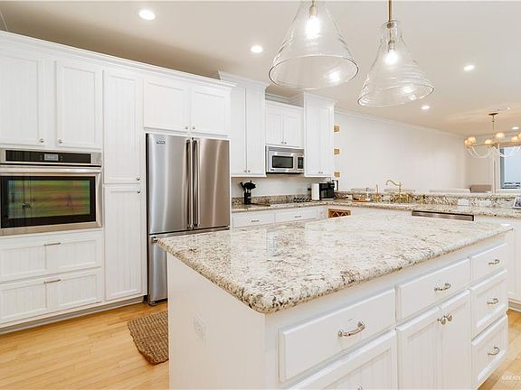 5th image of 8415 Water St