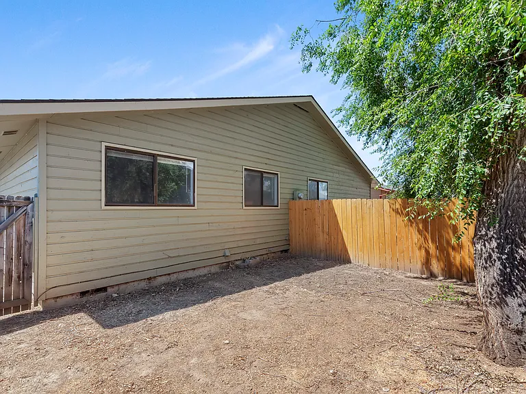 2052 S Leadville Ave — Photo 17