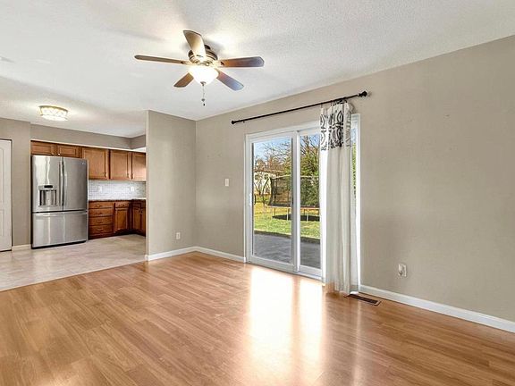 3rd image of 1455 Flordawn Dr