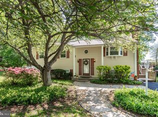1111 Courtland Dr, Sykesville, MD 21784
