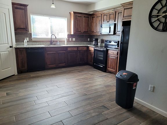5th image of 33 W Thatcher St Unit 100