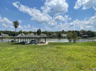 108 River Highlands Dr #A, Saint Amant, LA 70774