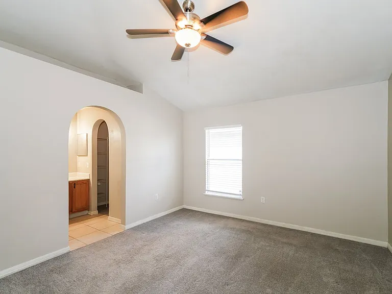 17026 Ongar Ct — Photo 10