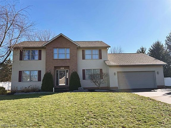 2nd image of 907 Park Village Dr