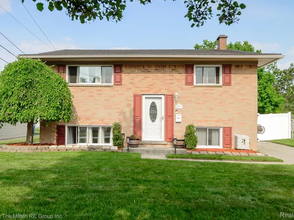 537 S Wildwood St, Westland, MI 48186