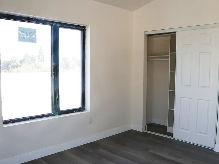 546 N Lark Ellen Ave #4 — Photo 12