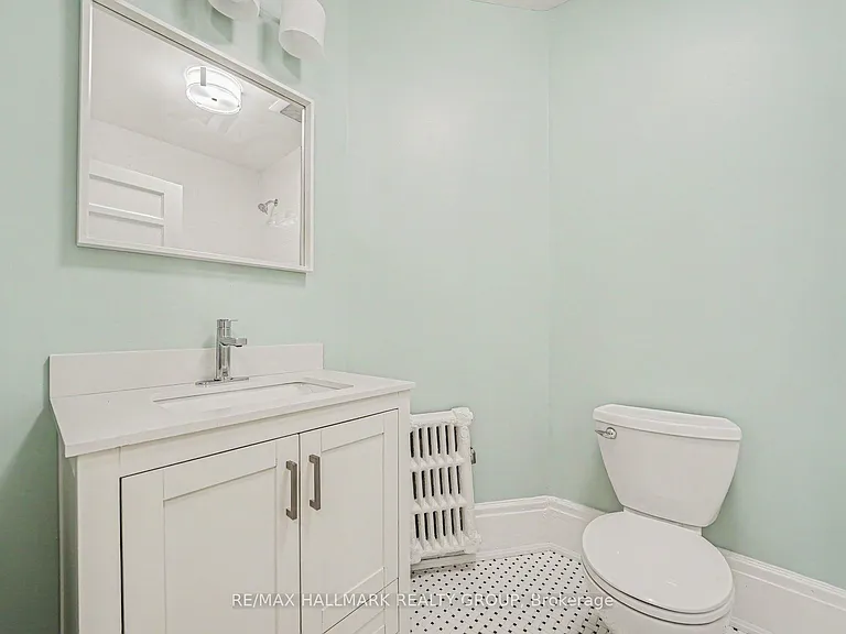 413 Elgin St #4 — Photo 17