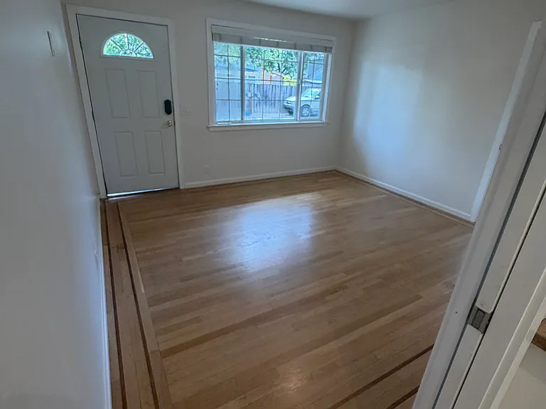 18351 Clayton Ave — Photo 10