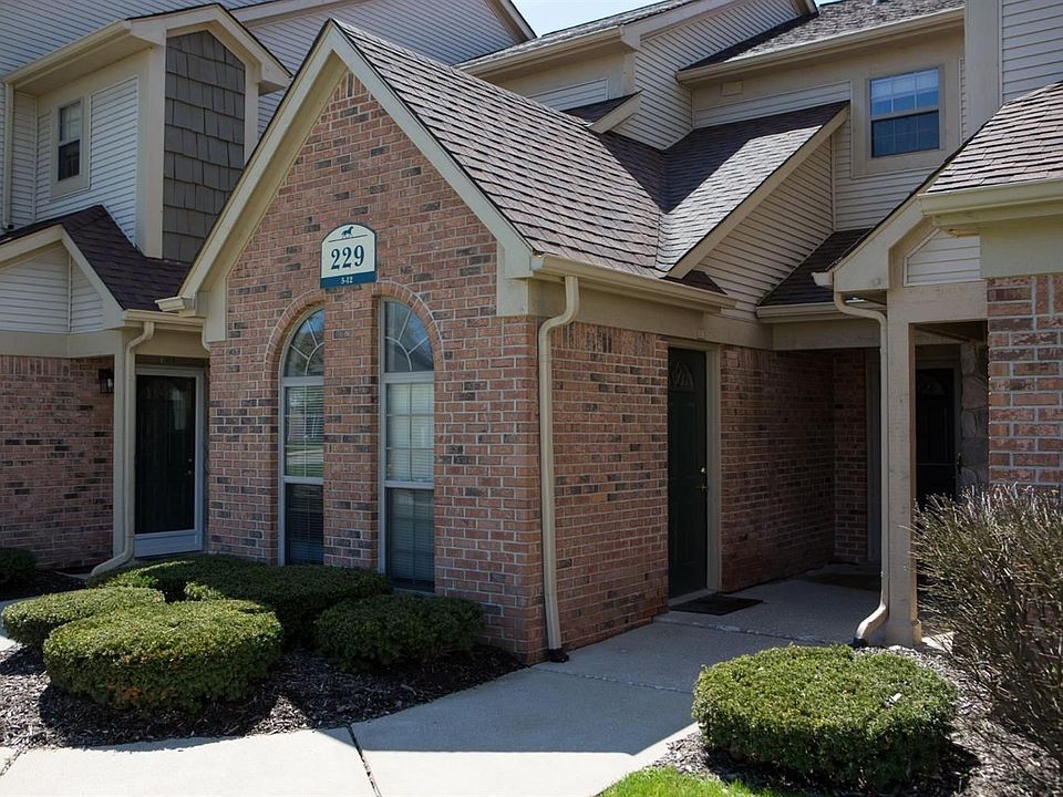 1st image of 229 Brookwood Dr Unit 7