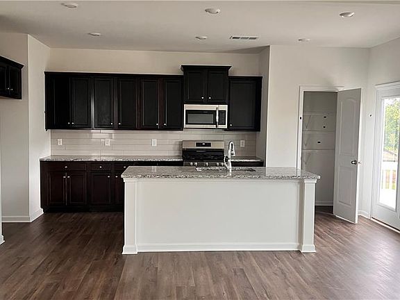 3rd image of 45A Windover Way