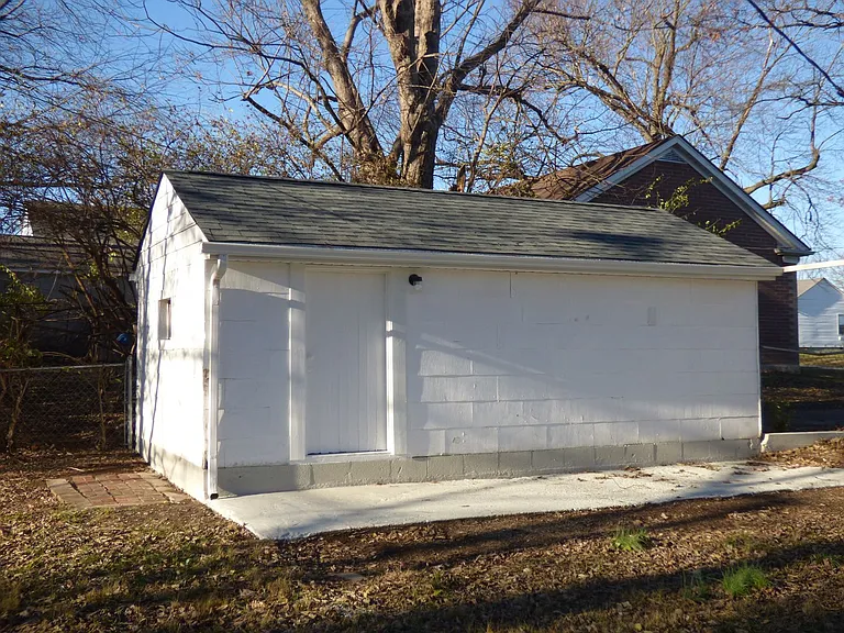 206 Broadview Dr — Photo 28