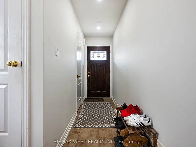 124 Parkinson Cres #70 — Photo 9