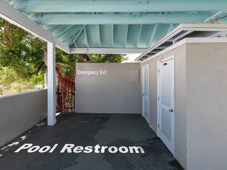 1075 Duval St #R12 — Photo 29