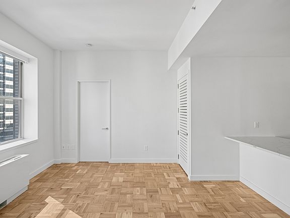 5th image of 20 Exchange Pl APT 307