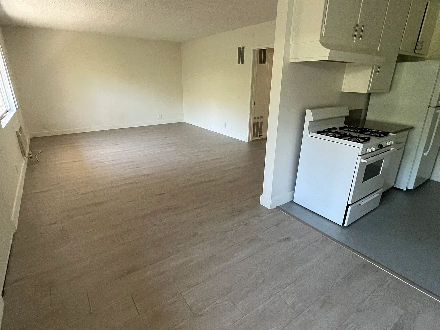 2 bed, 950 sqft, $2,250 — Photo 3