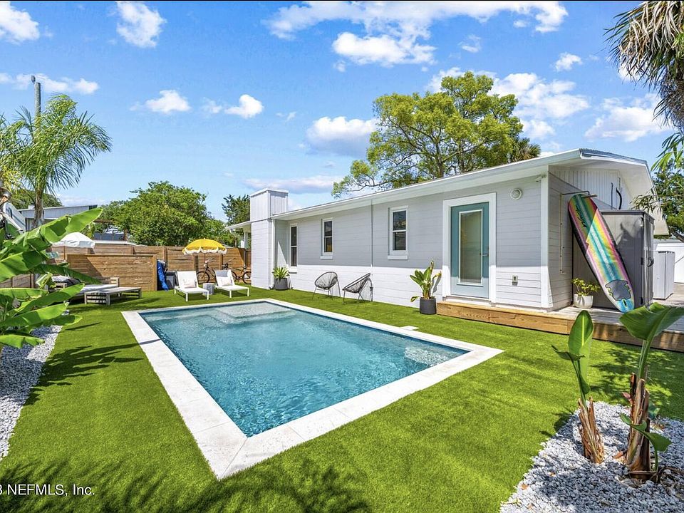 1st image of 706 4TH Avenue N