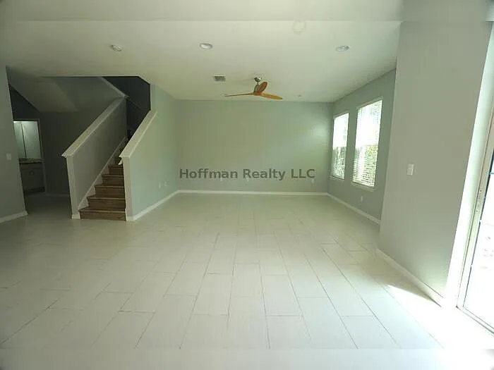 3 bed, 2.5 bath, 1480 sqft, $2,600 — Photo 2