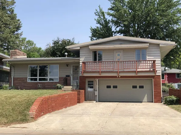 2408 N Shore Dr, Clear Lake, IA 50428