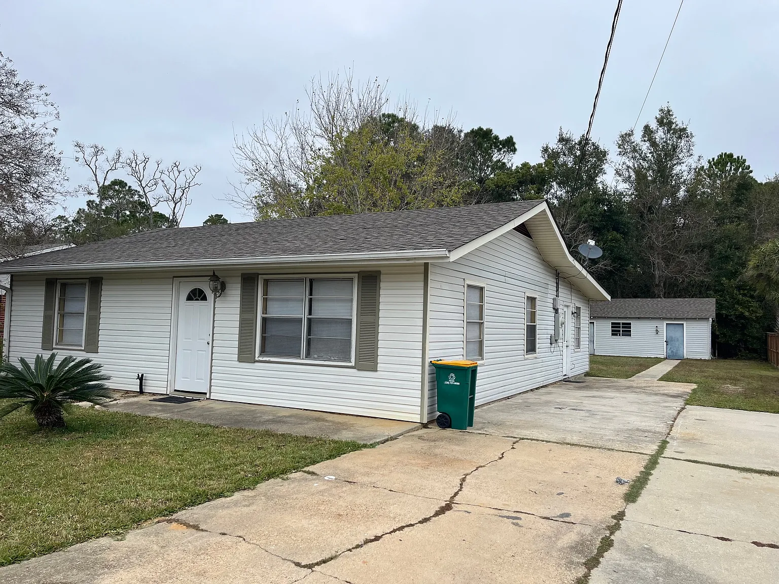 3 bed, 1411 sqft, $1,325 — Photo 2