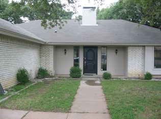 2333 Jenson Cir, Fort Worth, TX 76112