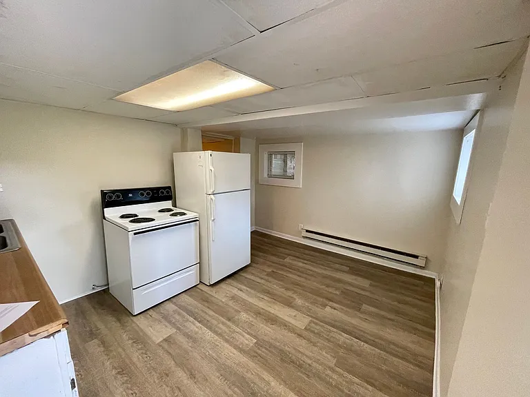 123 W Sycamore St — Photo 3