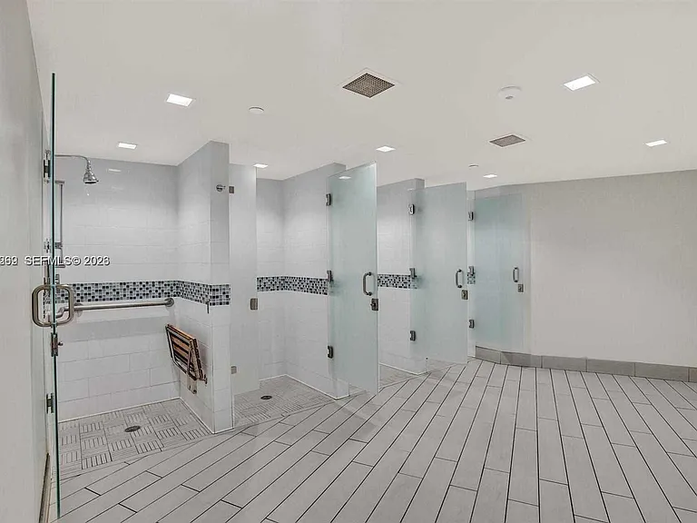 2500 Parkview Dr #1008 — Photo 34
