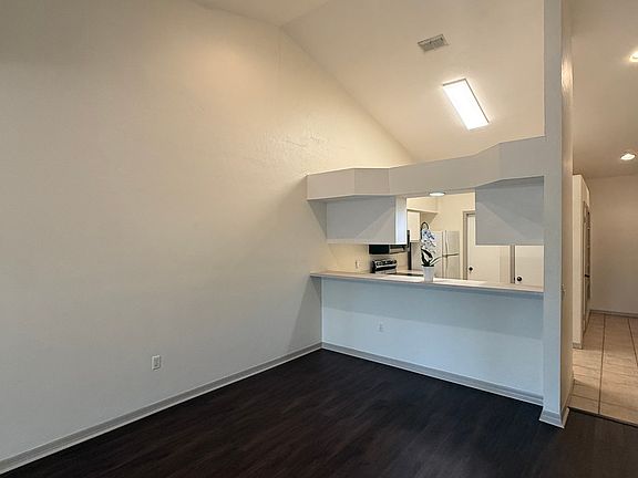 4th image of 4700 SW Archer Rd APT E34