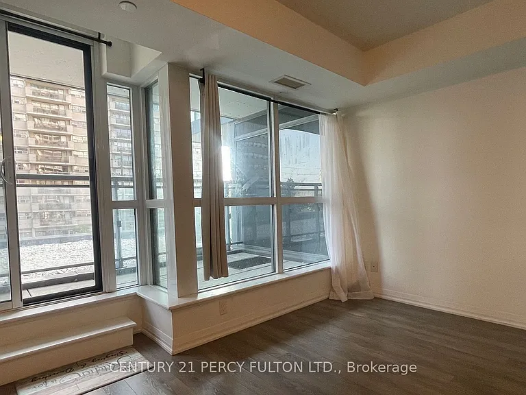 30 Meadowglen Pl #208 — Photo 11