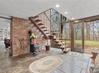 314 Salem Rd, Pound Ridge, NY 10576