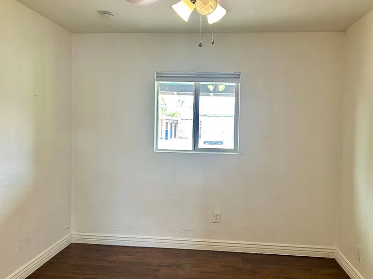 1415 W 7th St — Photo 9