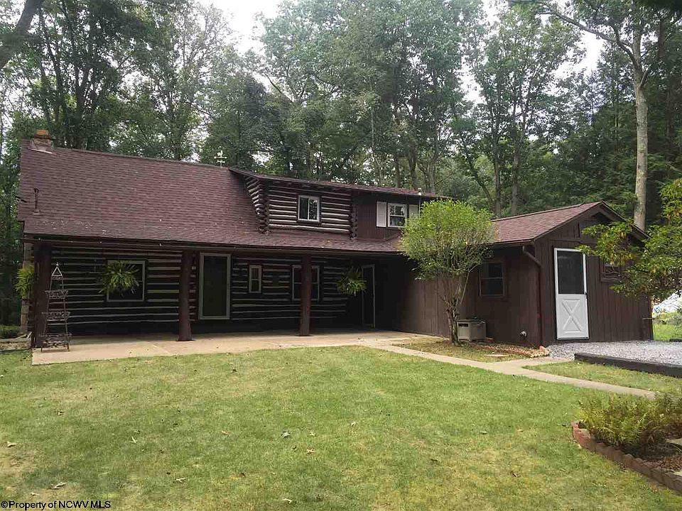 1st image of 32 Woodhaven Ln