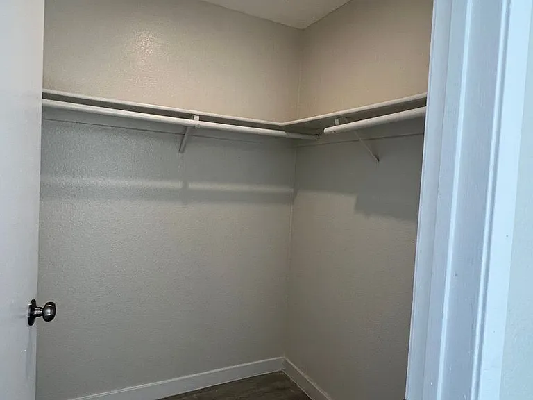 Columbus Apartments — Photo 24