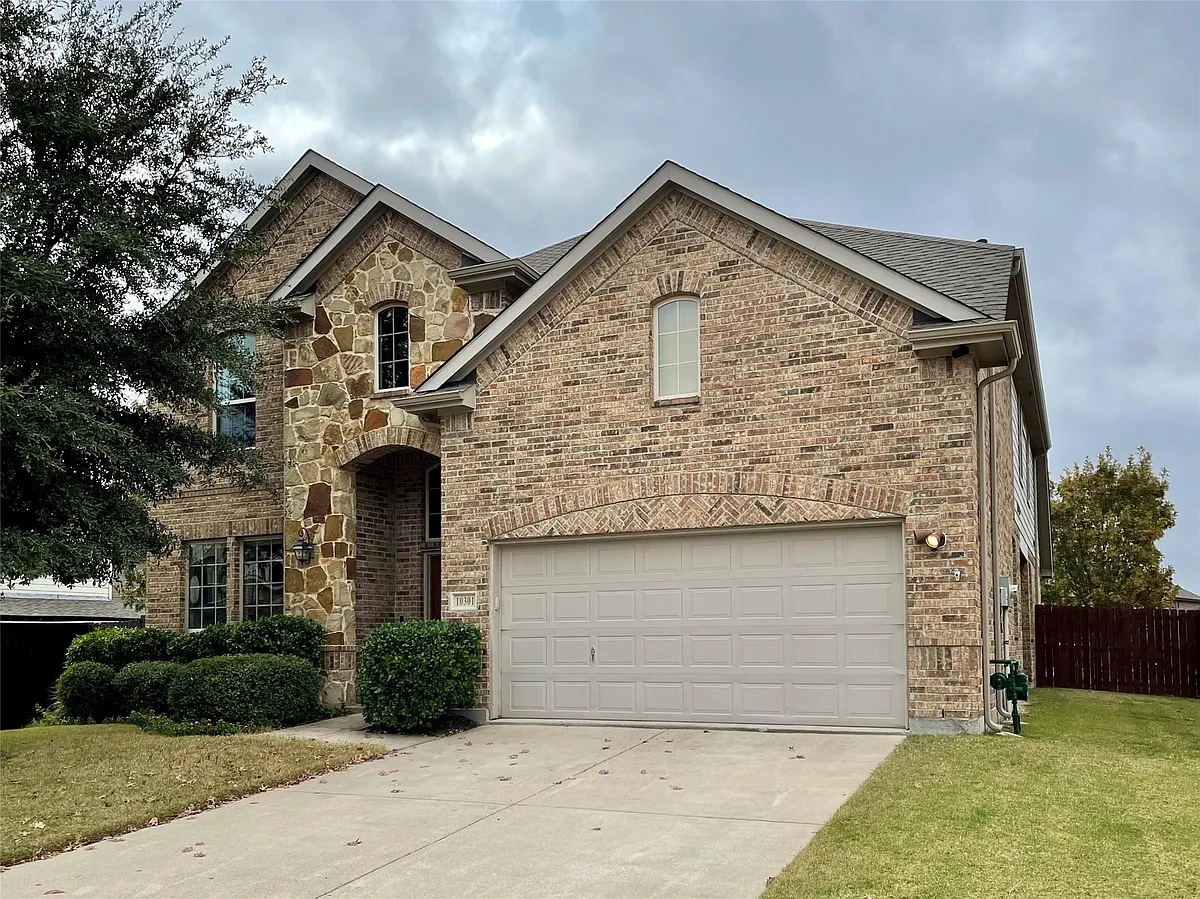 Building Photo - 10301 Matador Dr