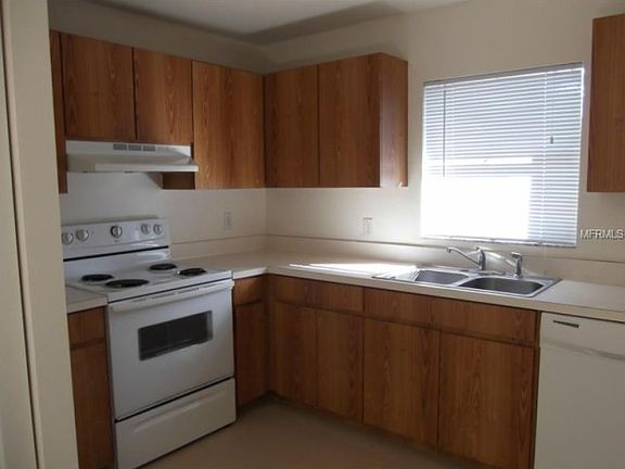 3rd image of 3401 Temple St