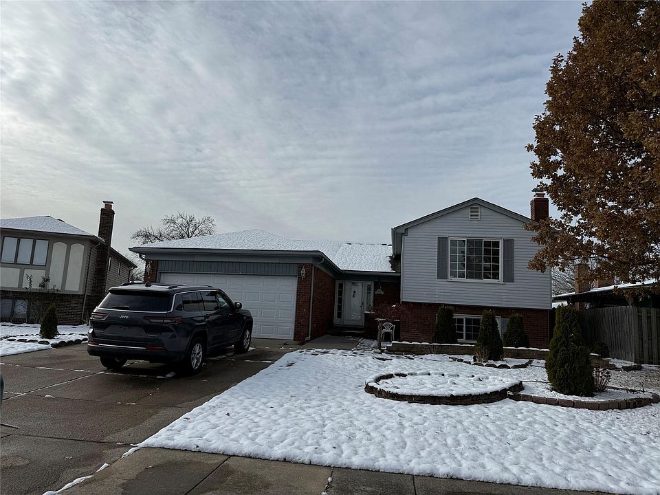 1st image of 38527 Claremont Dr