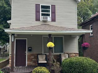 1114 Valley St, Burlington, IA 52601