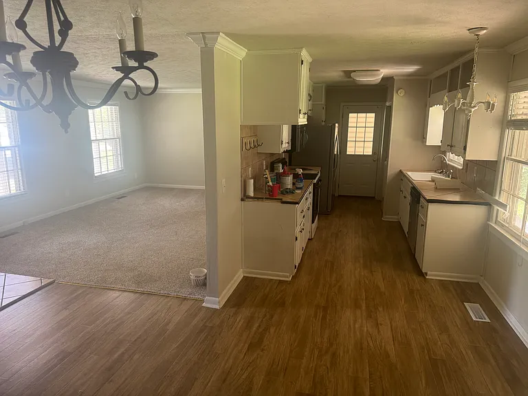 214 Manor St — Photo 4