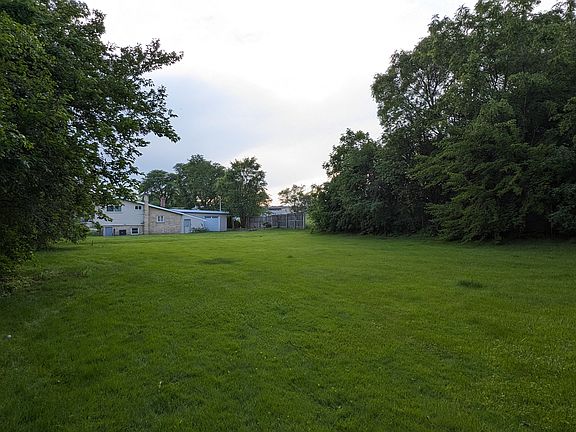 2nd image of 1N745 Park Blvd