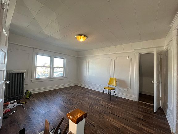 5th image of 432 S 6th Ave Floor 3