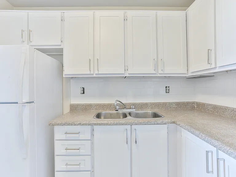 500 Duplex Ave #1606 — Photo 7