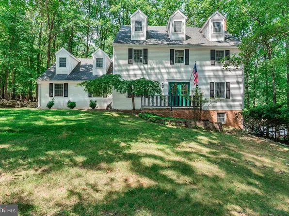 662 Shannon Rd, Boiling Springs, PA 17007