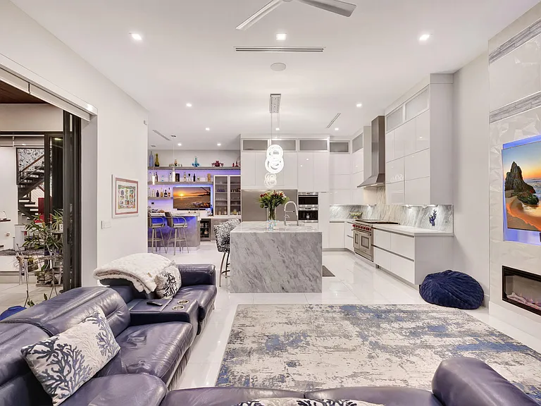 334 Isle Of Capri Dr — Photo 121