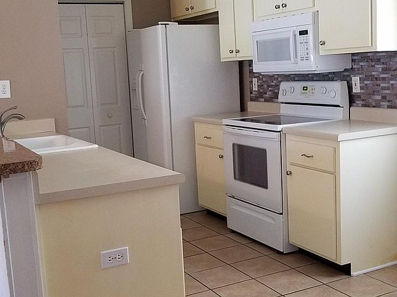 5th image of 73 Weeping Willow Ct