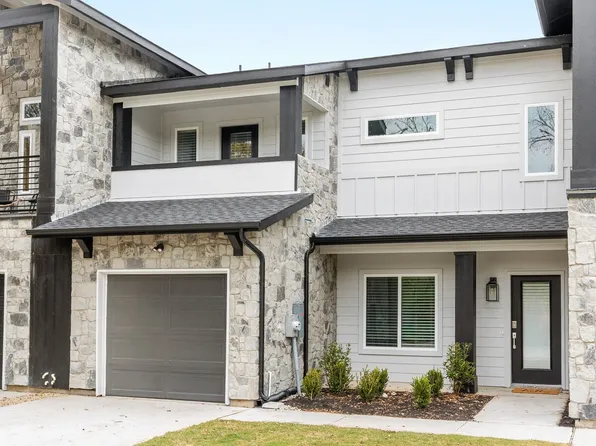 698 N Center St, Arlington, TX 76011