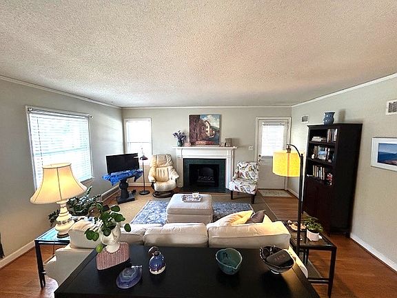 4th image of 5901 Catalina St