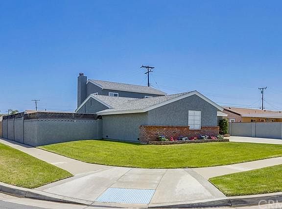3rd image of 6572 Myra Ave