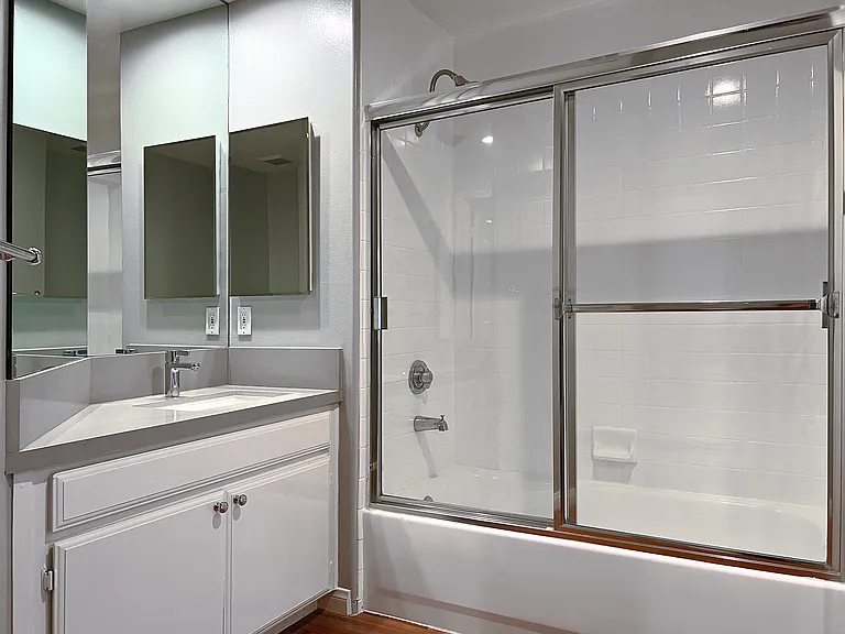 12712 Moorpark St #305 — Photo 15