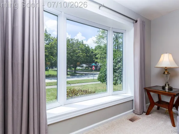 9807 Fairbanks St, Van Buren Township, MI 48111